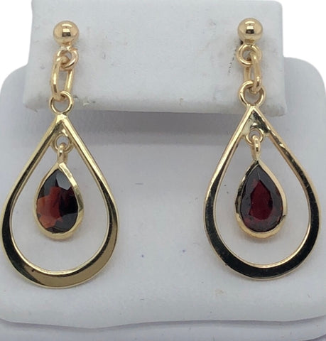 18K Yellow Gold Teardrop Garnet Dangle Earrings  SI0402